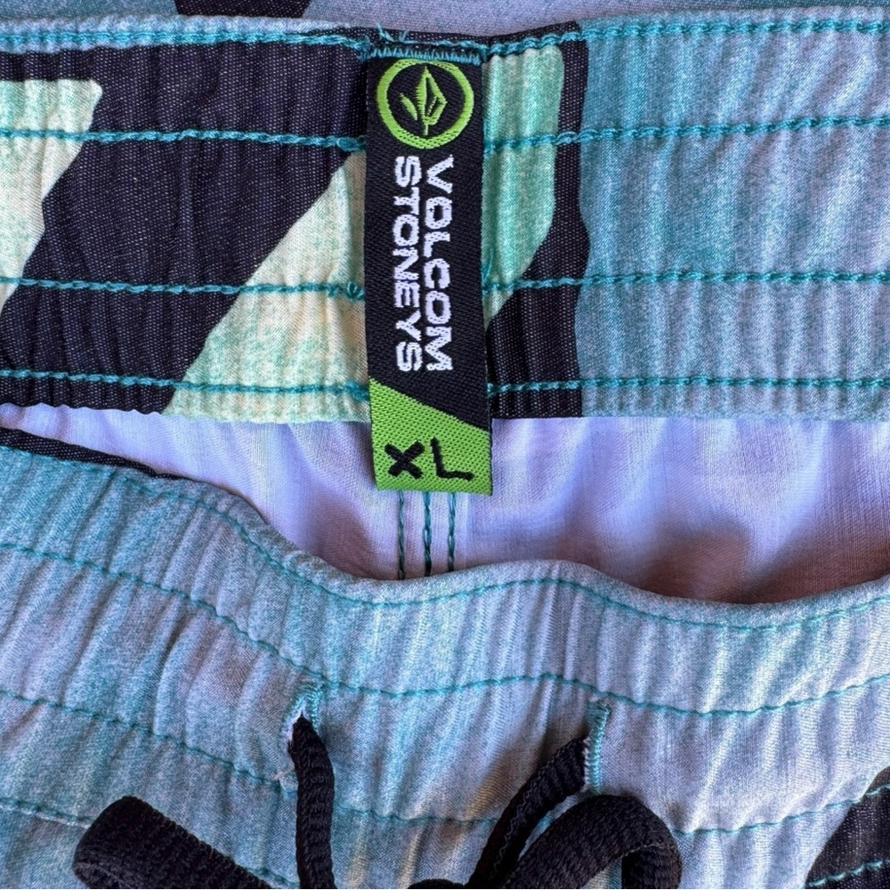 NWT Volcom Men's Swim Trunks Stoney's Teal Black Patterned Size XL Board Shorts - Picture 3 of 6